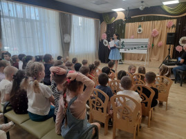 Гости из Белгородской государственной филармонии Гости из Белгородской государственной филармонии.